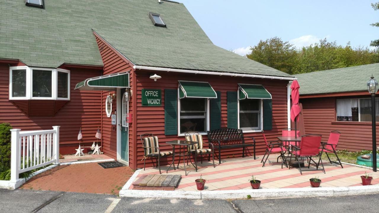 Midway Lodging Cornish Bagian luar foto