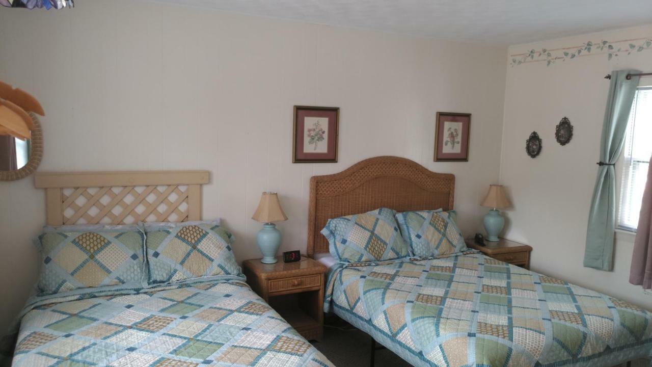 Midway Lodging Cornish Bagian luar foto